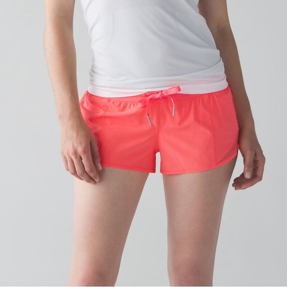Lululemon Hotty Hot Short 2 1/2” Grapefruit